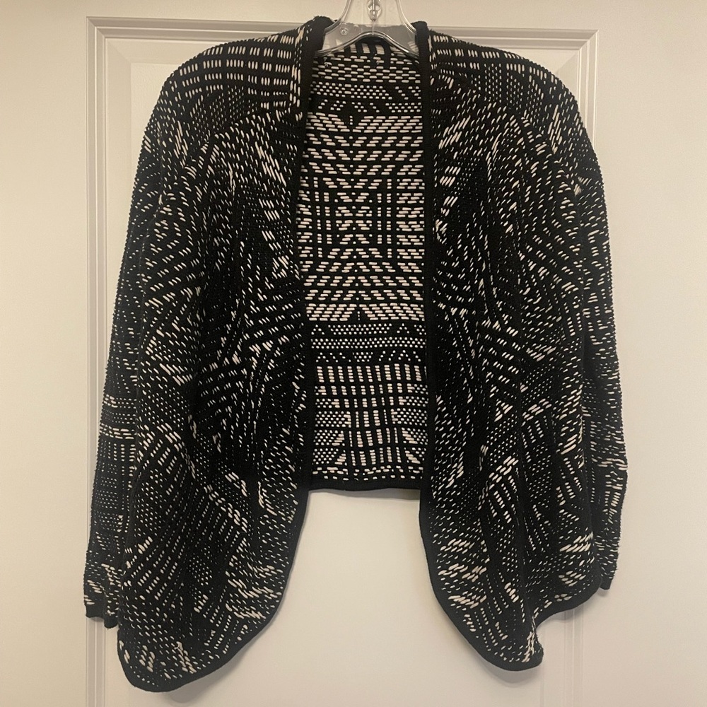 Abstract Knitted open cardigan